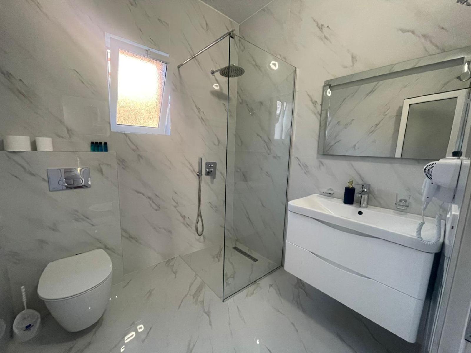 Appartement Makla à Saranda Extérieur photo